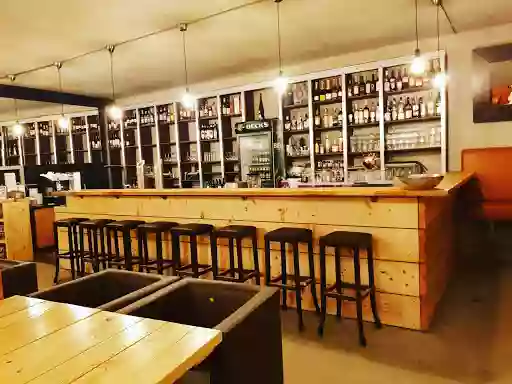 PIRO Cafe Bar Restaurant