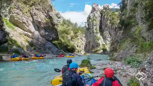 Land Water Adventures - Packrafting Touren und Kurse