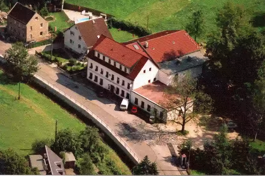 Landhotel "Goldener Löwe" mit Pension "Am Taurastein"