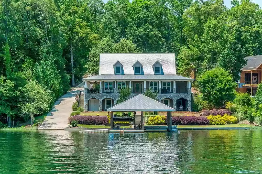 Lake Martin Waterfront Homes -Legendary Real Estate and Inv. Inc. Randall Rogers