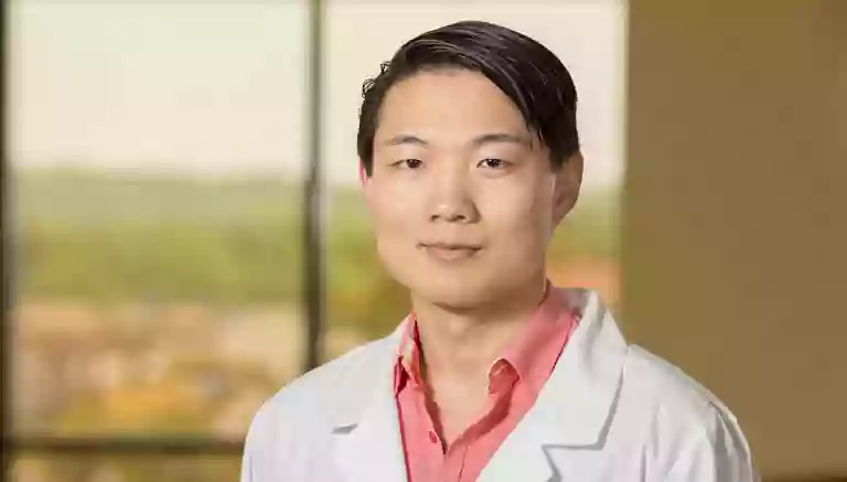 Mako Chen, MD