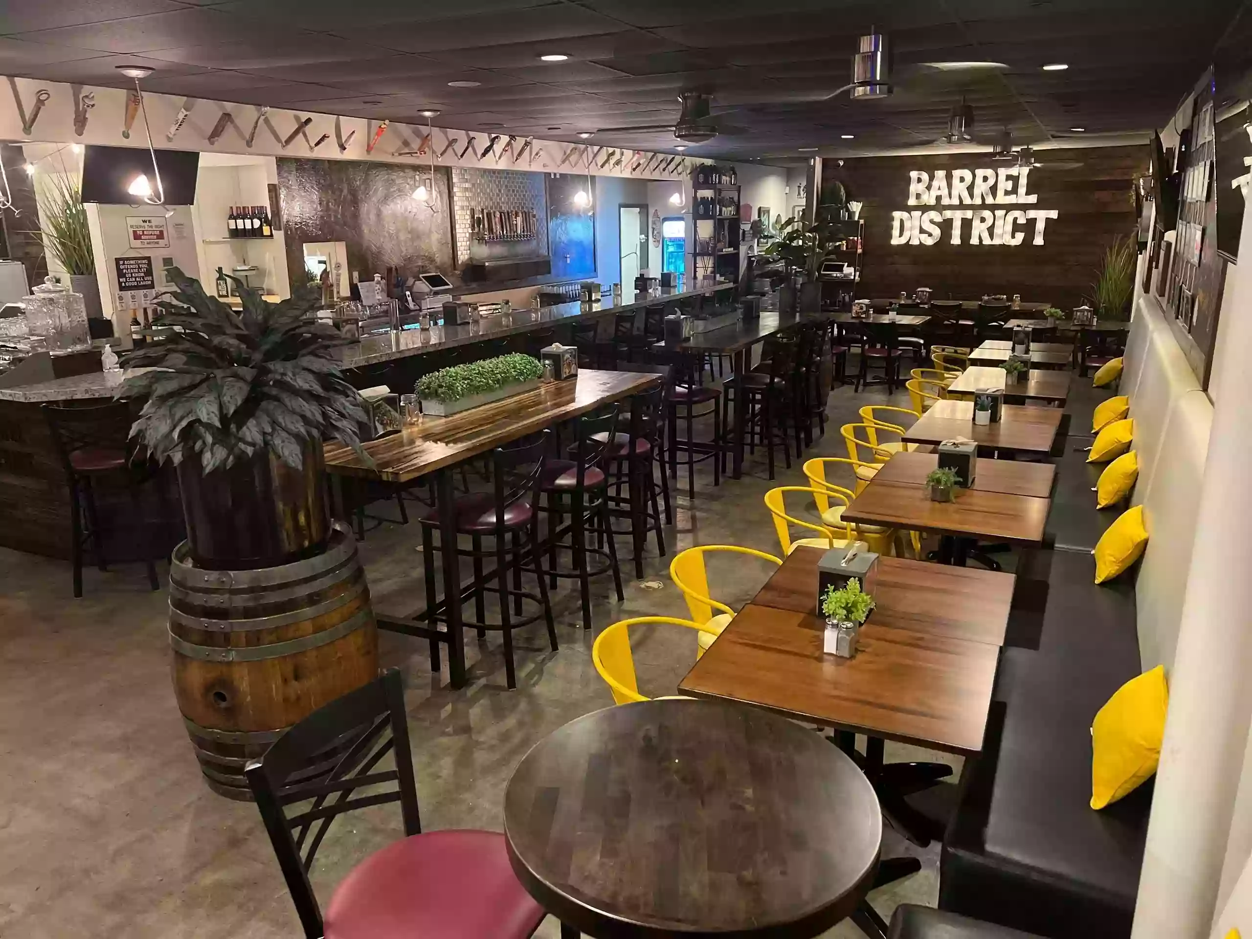 Barrel District Pizza, Bar & Kitchen - Cathedral City, CA