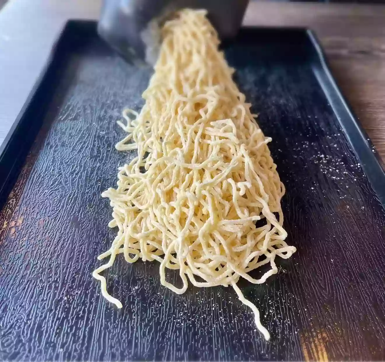 MR.HEN NOODLES HOUSE