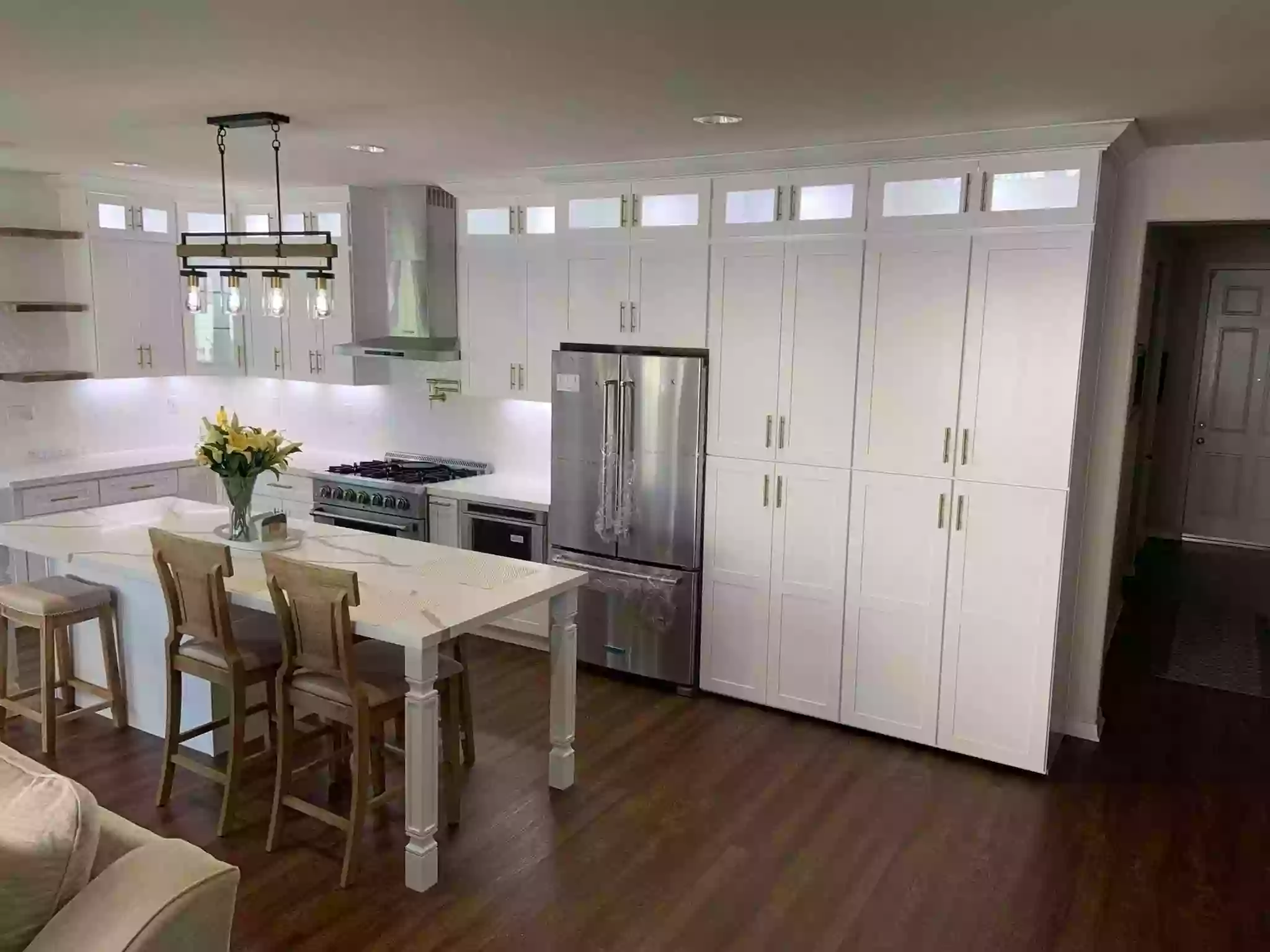 Exclusive Cabinets and Countertops