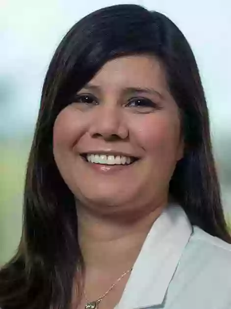 Dr. Edna Flores