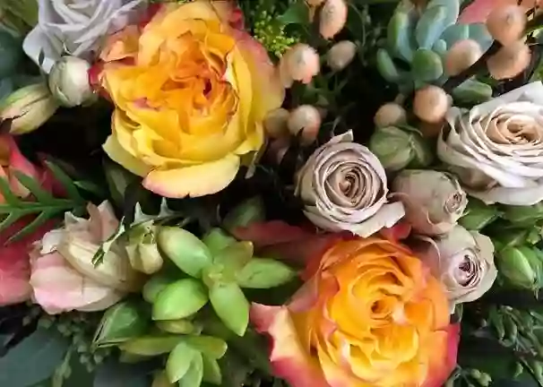 Love N’ Bloom Flower Shop