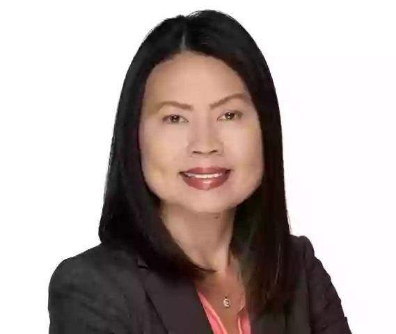 Merrill Lynch Financial Advisor Dione Luu-Wong