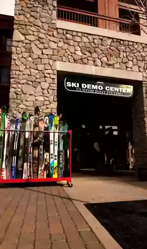 Powder House Ski & Board: Pro Snow