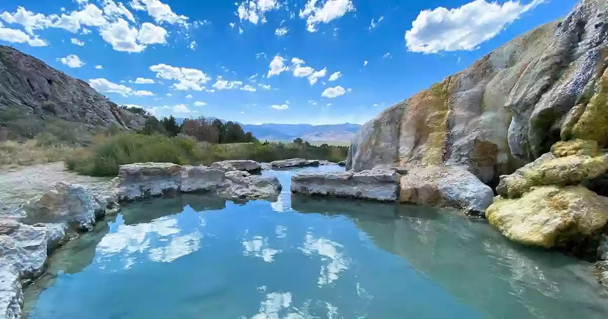 Travertine Hot Springs Parking