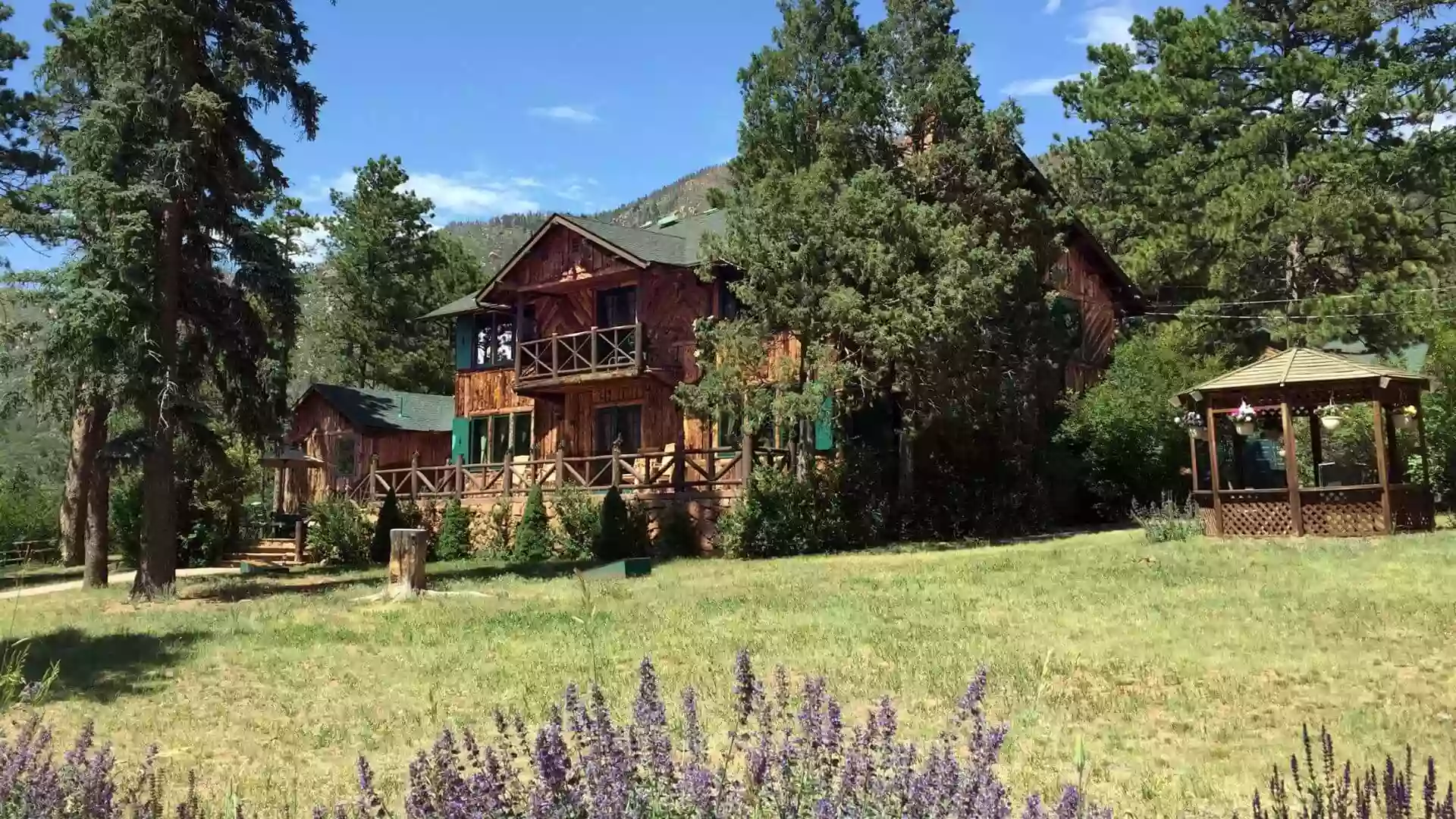 Rocky Mountain Lodge