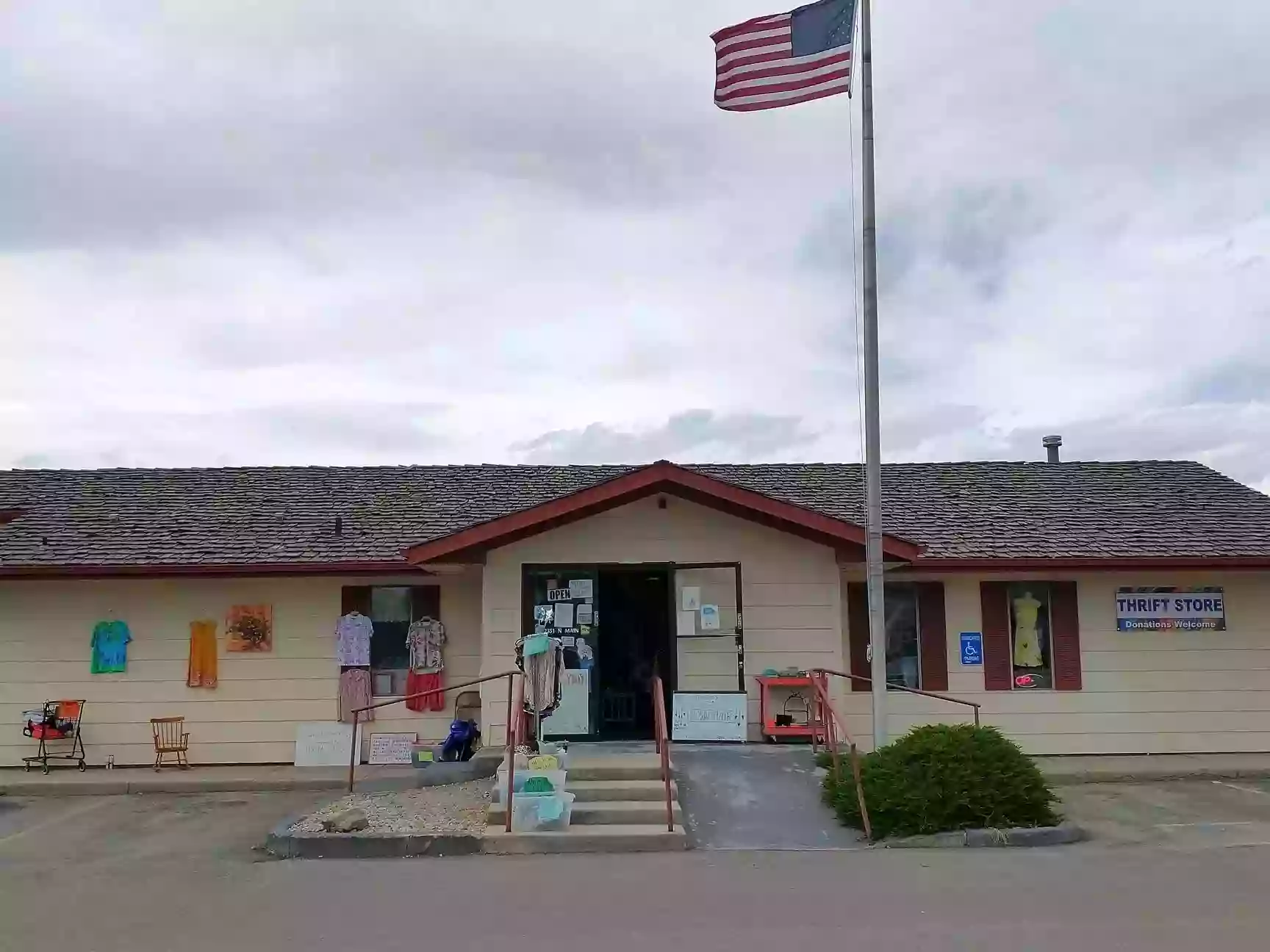 Longmont Community Thrift Store