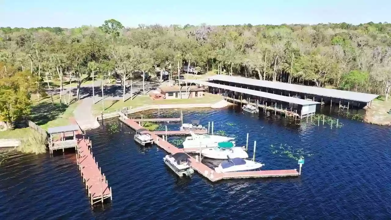 Tropical Resort & Marina on Lake Beresford