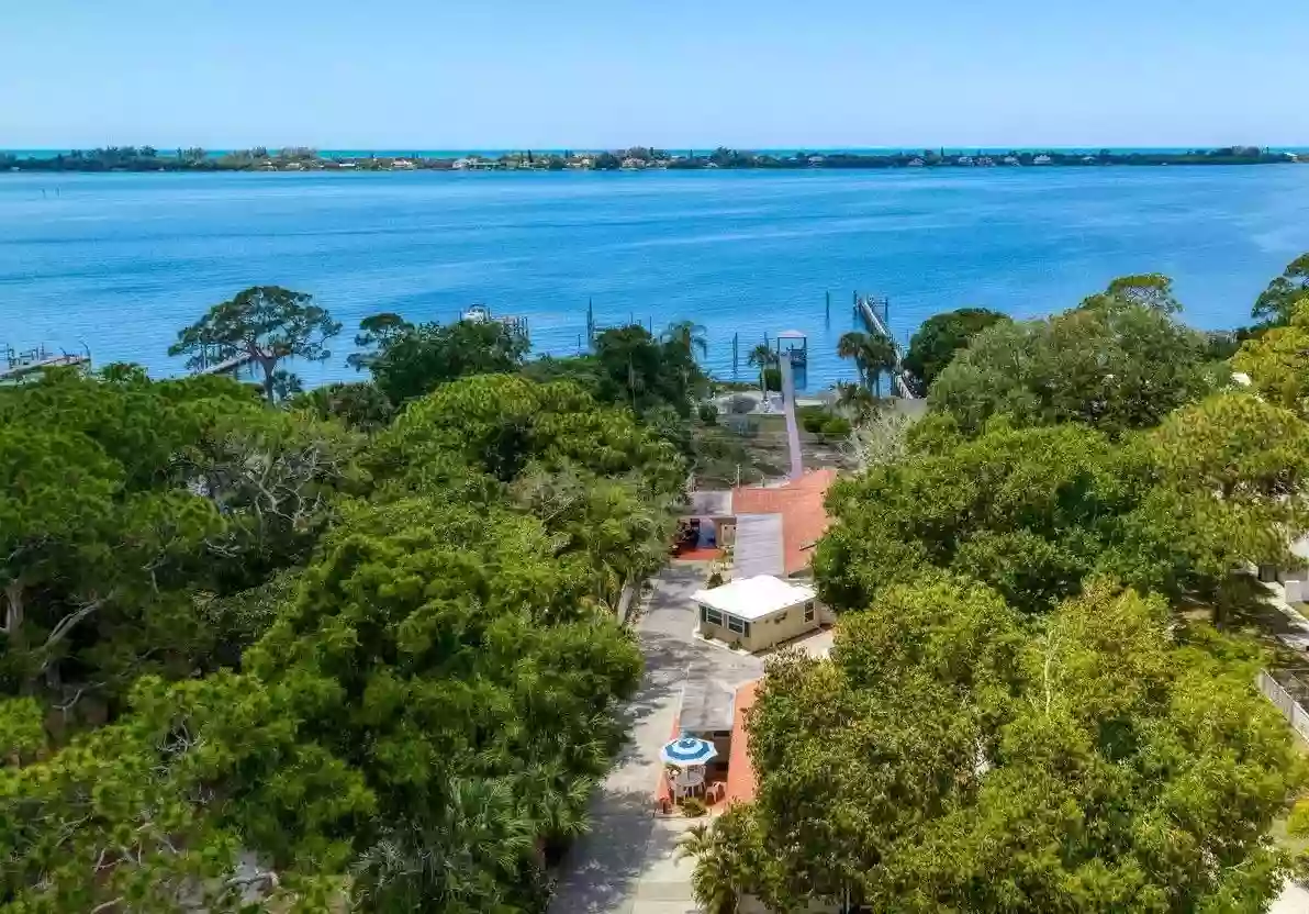 Paradise Cove at Lemon Bay