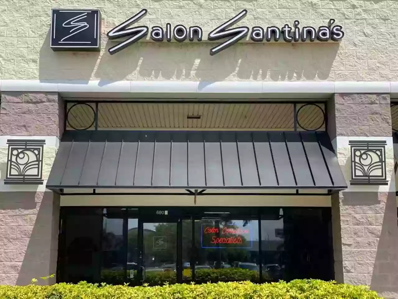 Salon Santinas