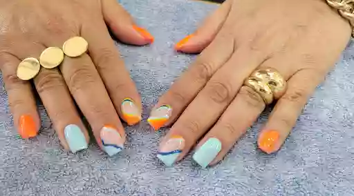 Famous Nails