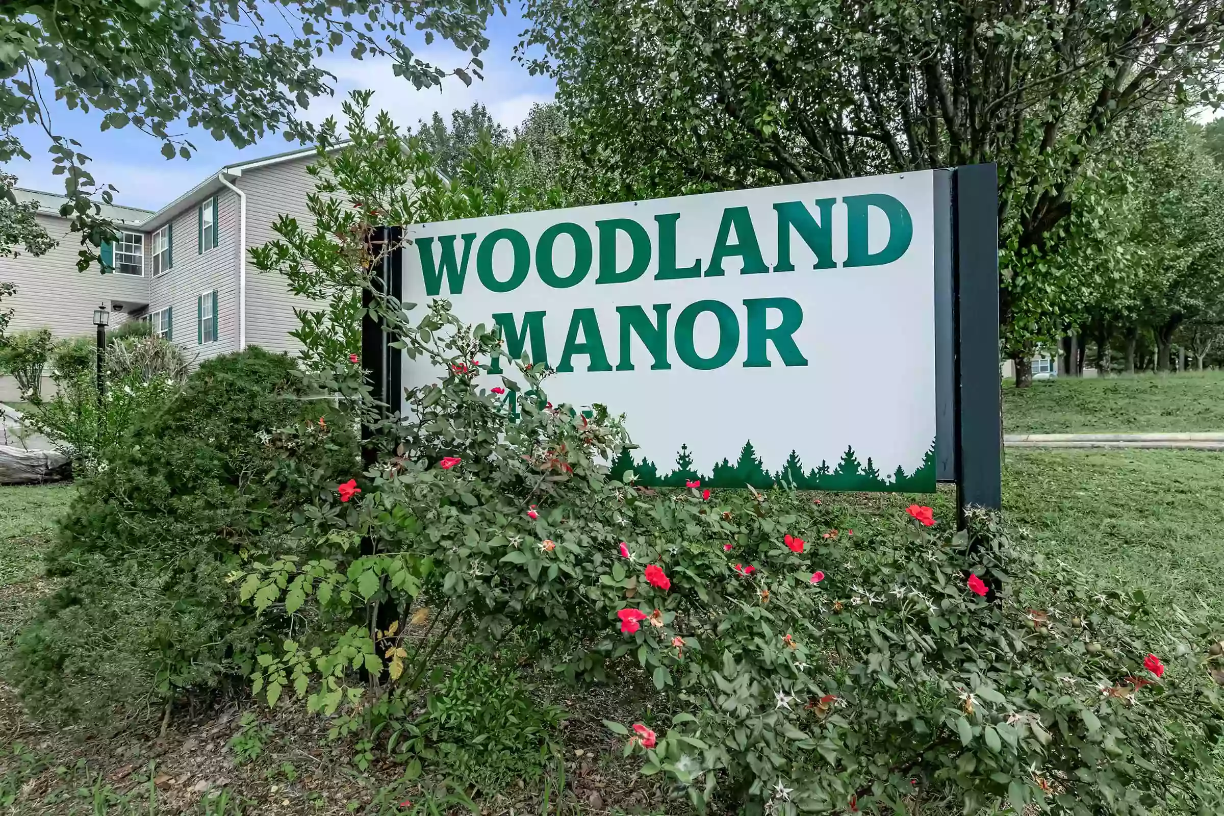 Woodland Manor Apartments