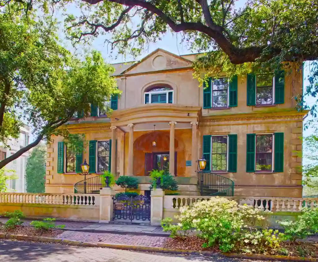 Owens-Thomas House & Slave Quarters