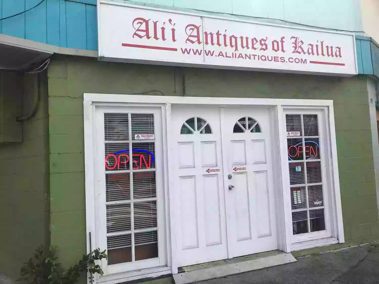 Aliʻi Antiques of Kailua