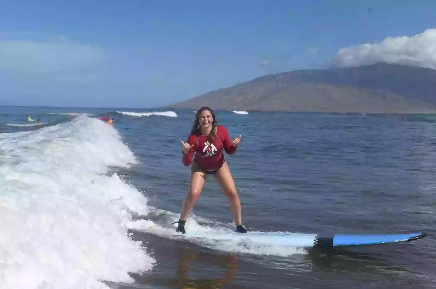 Surf Club Maui - surfing school