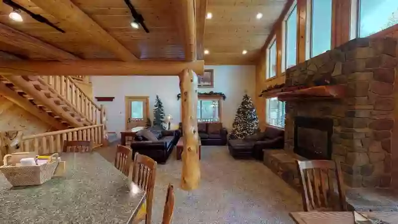 Huckleberry Lodge Rental Cabin