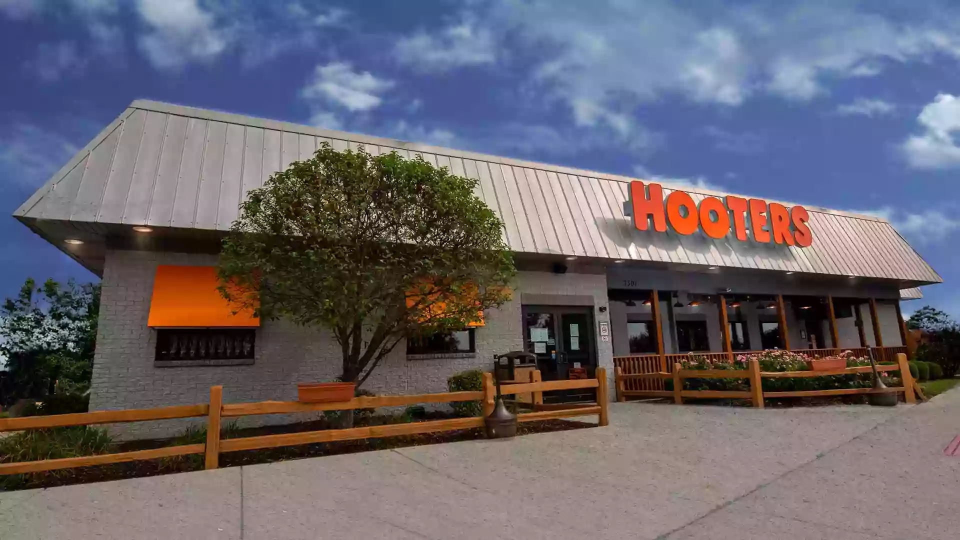 Hooters