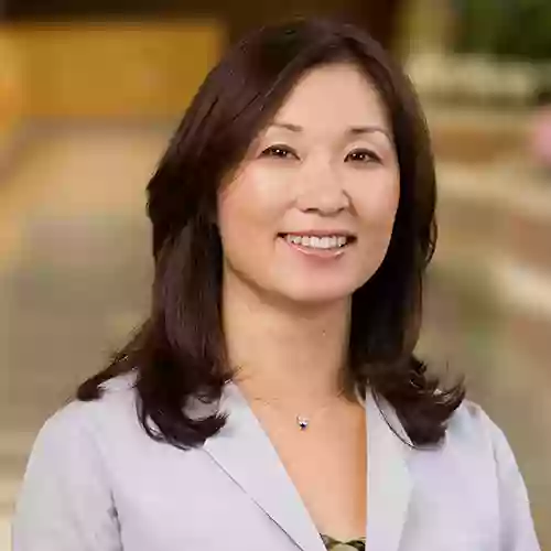 Dr. Jennifer Kim, OBGYN