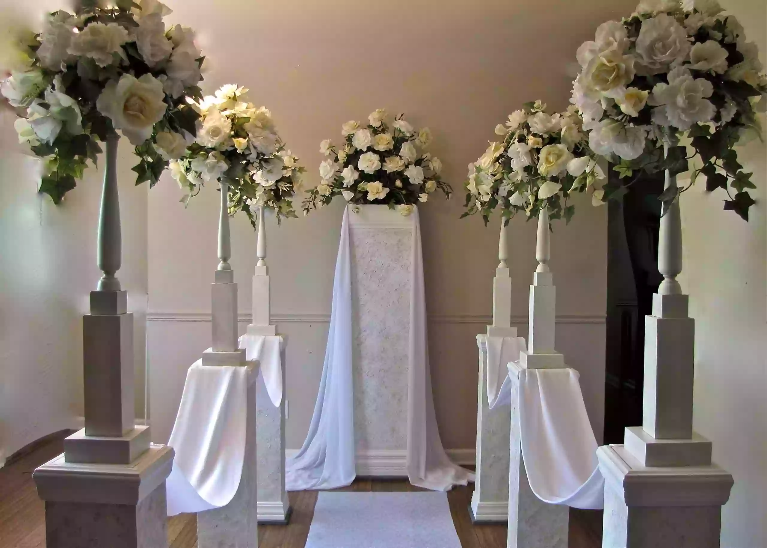 Wedding Pillars and Petals