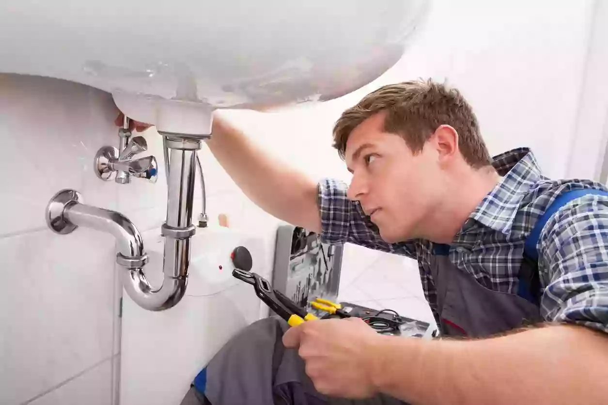 R&R Plumbing Technicians