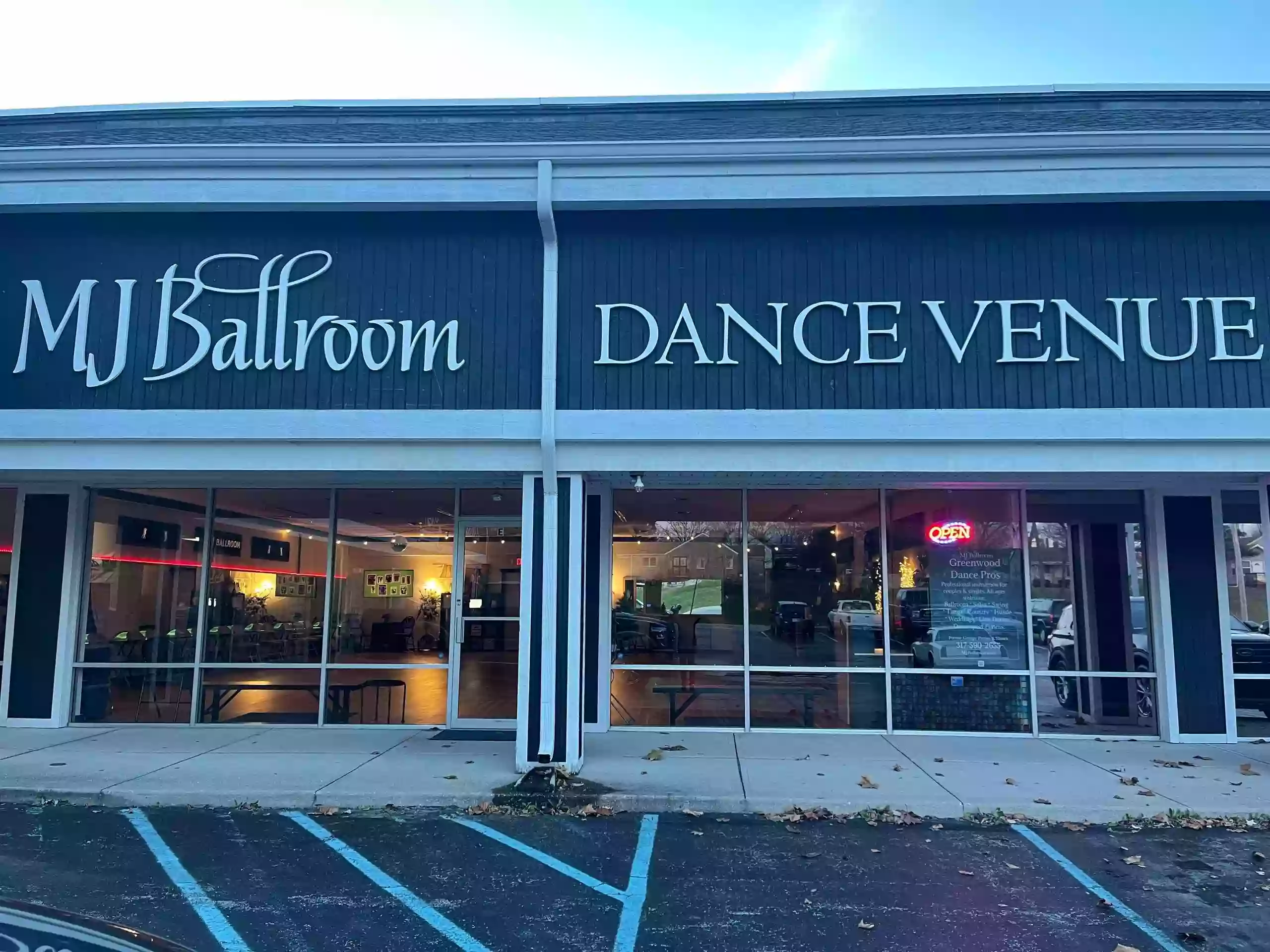 MJ BALLROOM DJ SERVICES & DANCE VENUE