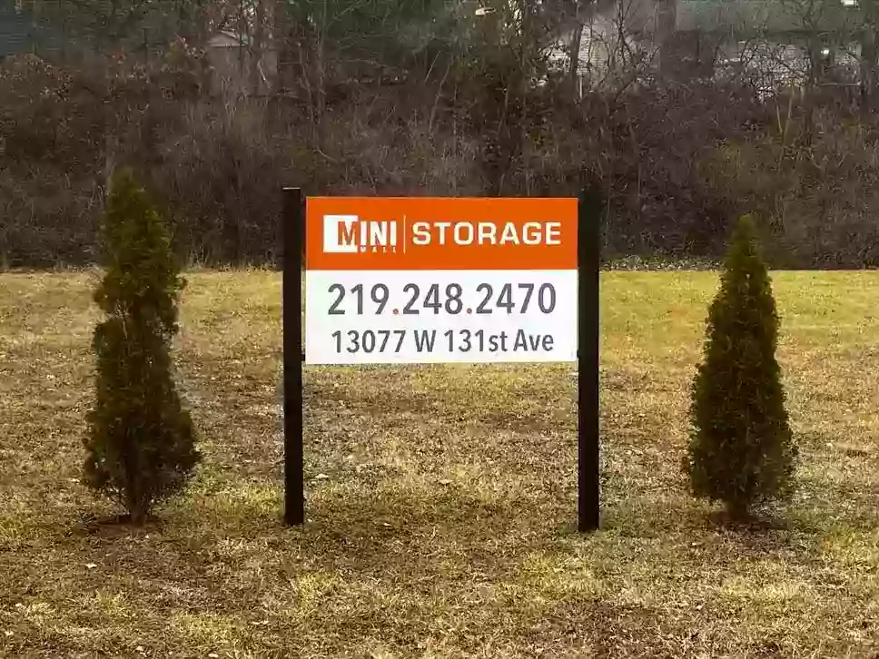 Mini Mall Storage - Cedar Lake