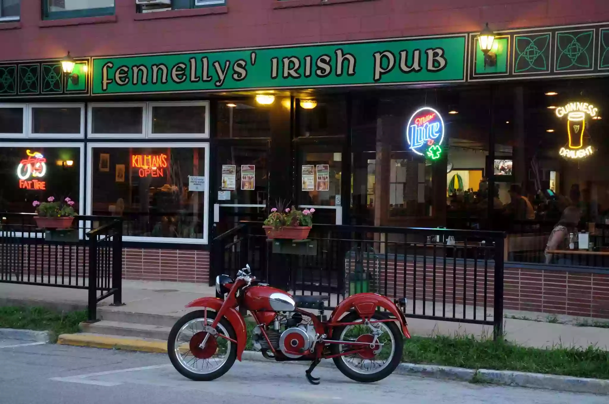 Fennellys' Irish Pub