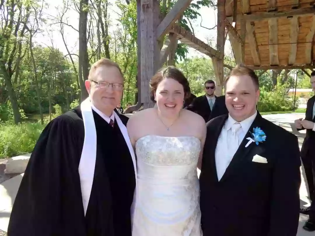 Wedding Officiant for Eastern Iowa