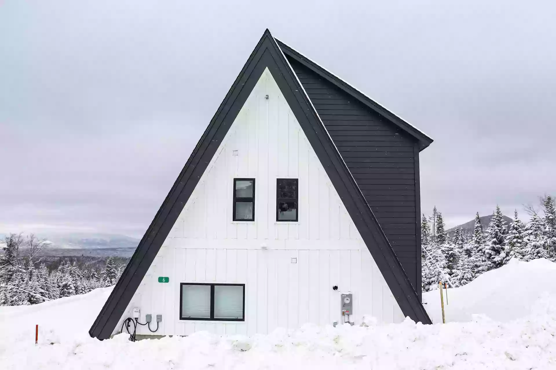 Maine Alpin Haus ski-in/ski-out trailside Aframe