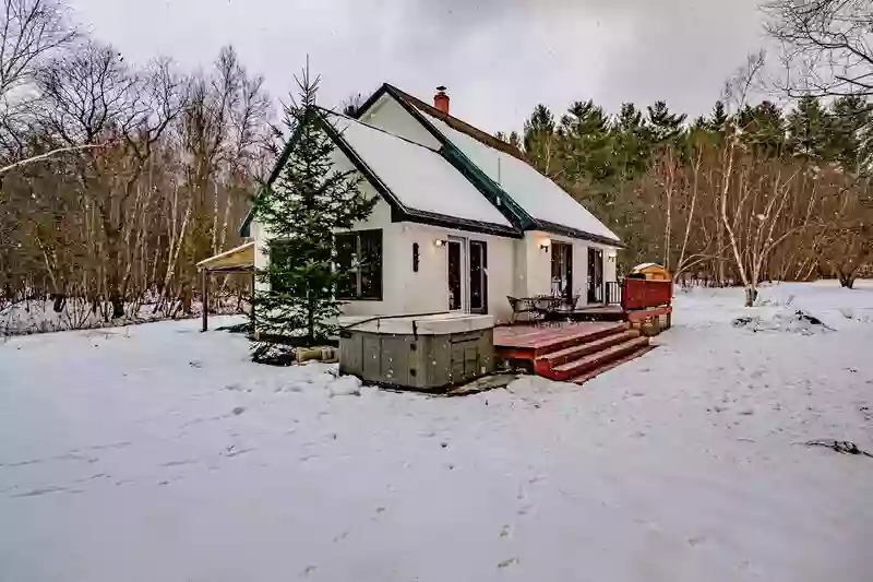 The Orchard House by Peak Properties of Maine