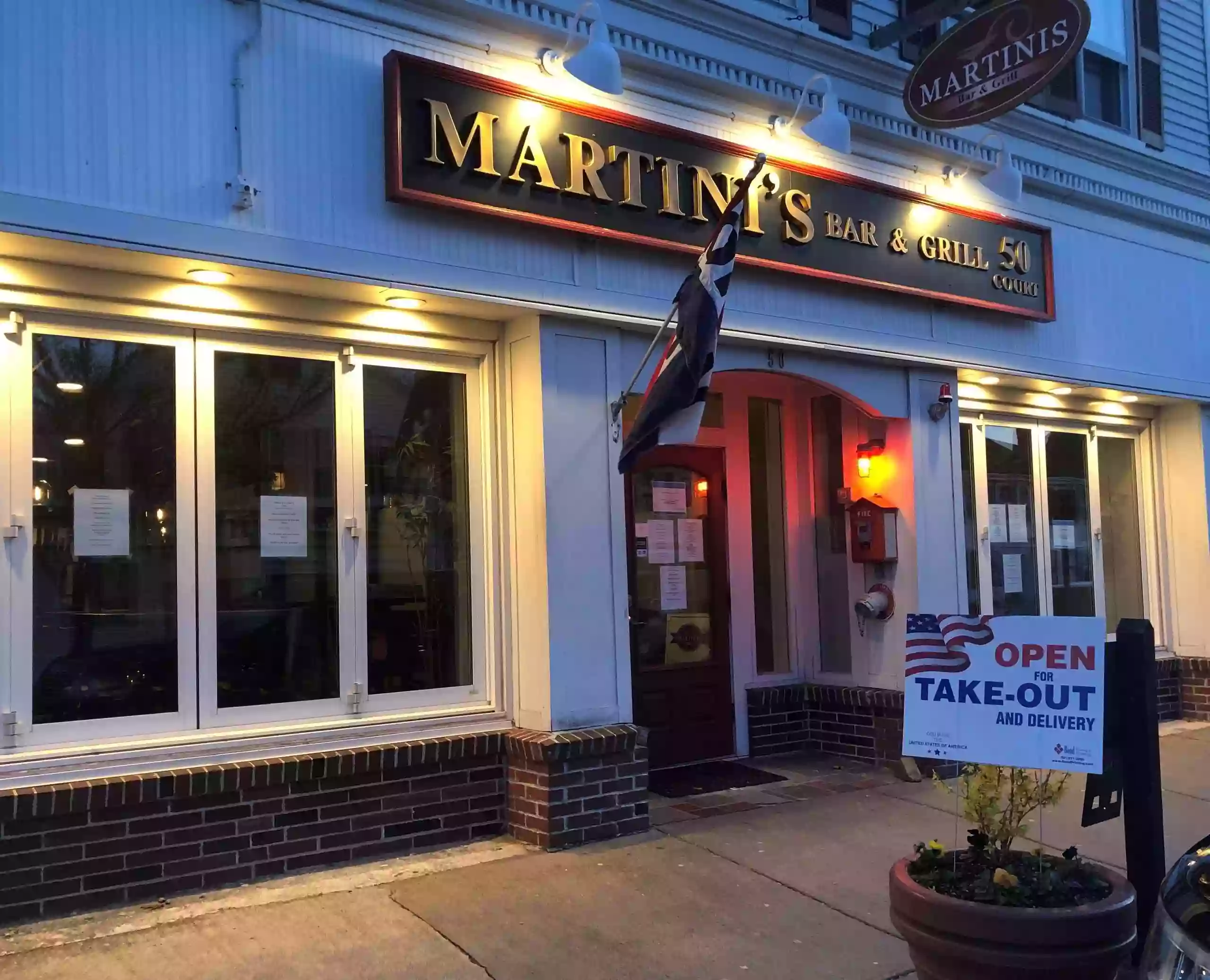 Martini's Bar & Grill