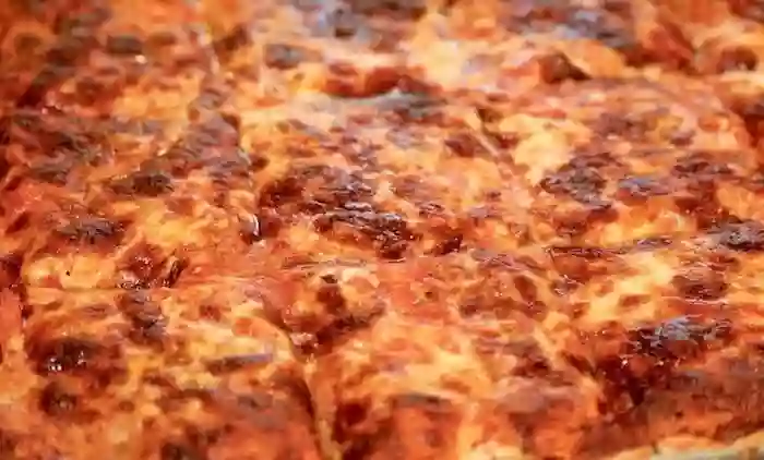 Boston Pizza Tours / Binge On Boston
