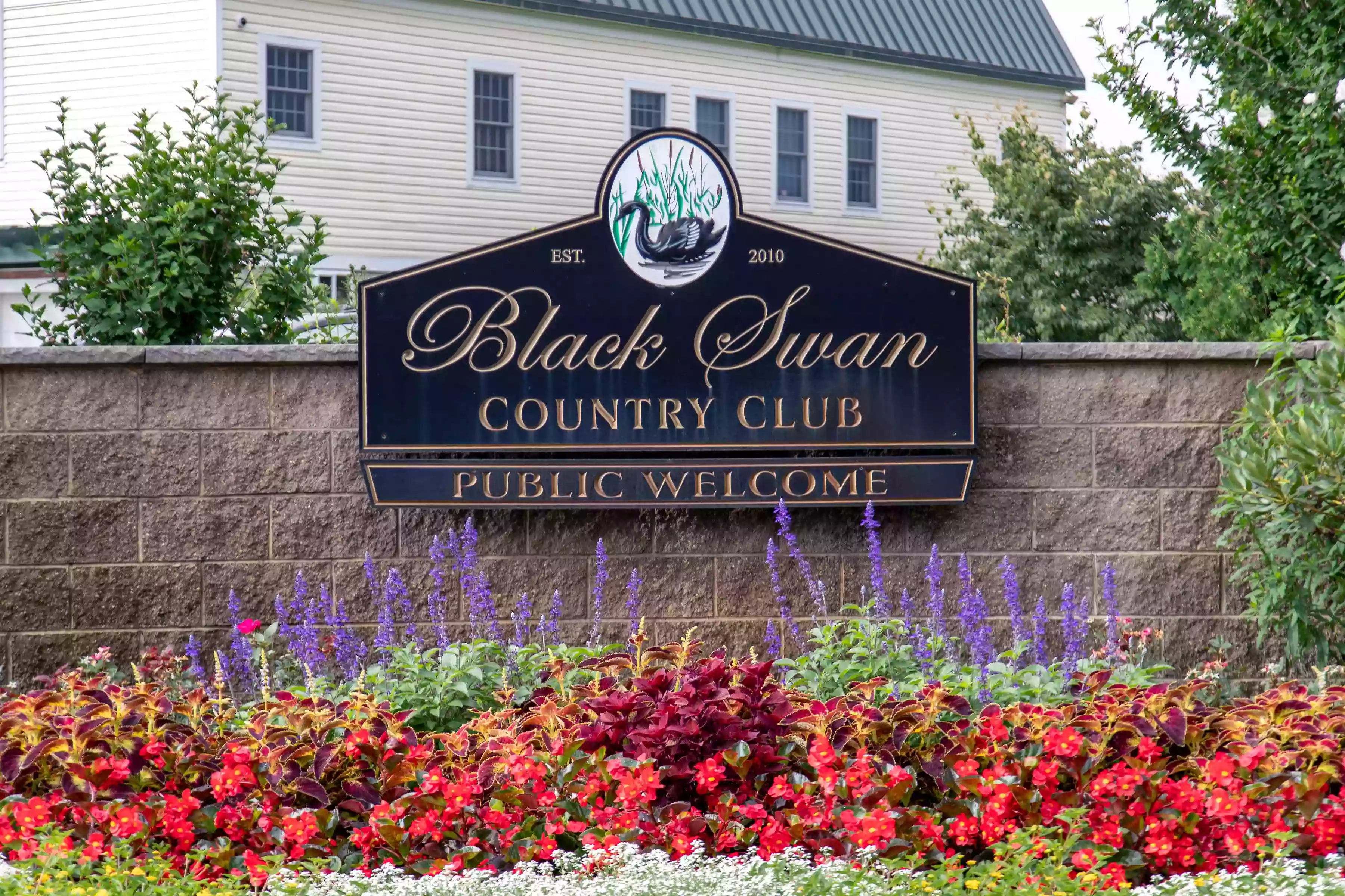 Black Swan Country Club