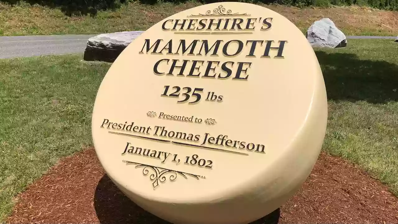 Cheshire’s Mammoth Cheese monument