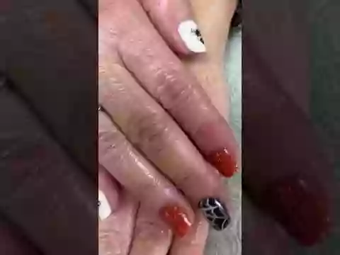 Utica Nails