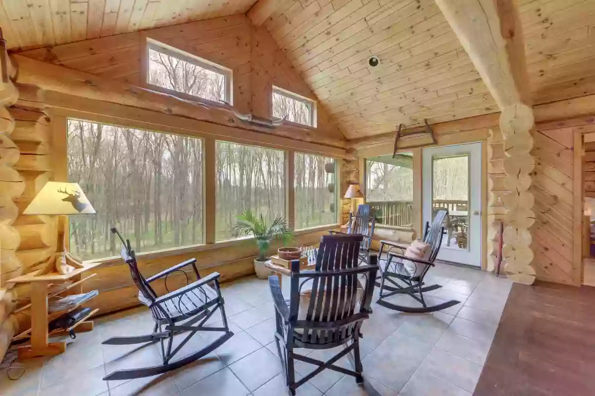 Log Lodge Vacation Rental