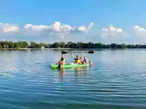 Cottages on Sand Lake