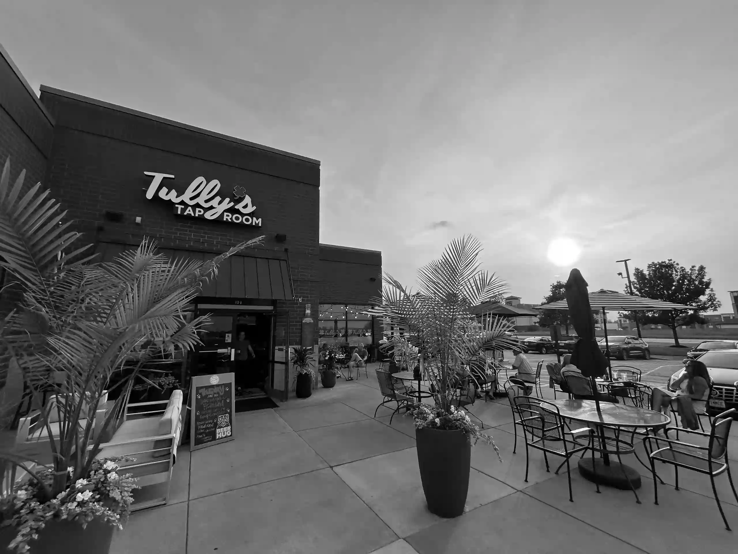 Tully's Taproom