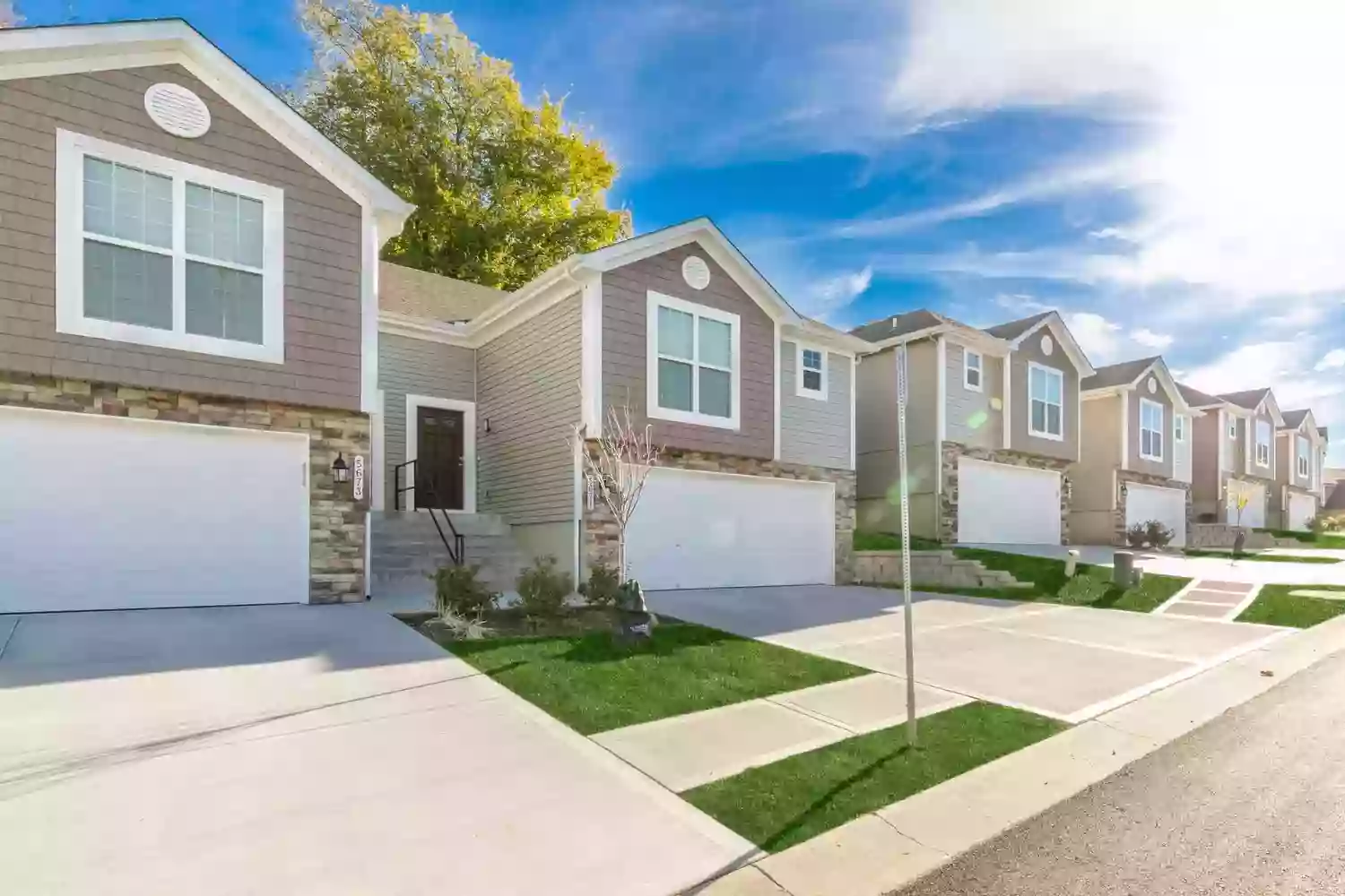 Parkway Oaks Townhomes and Duplexes