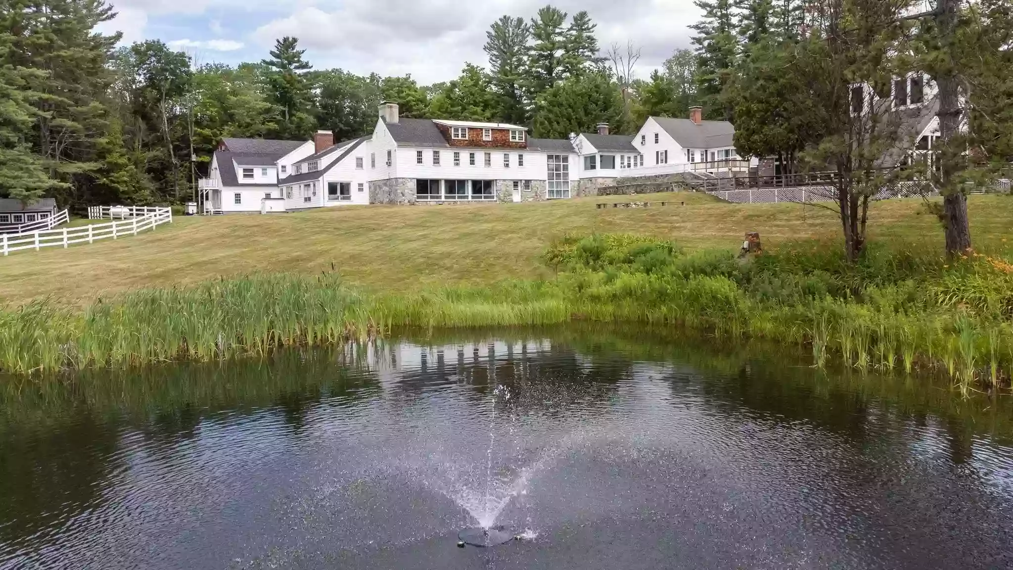 New Hampshire Mountain Inn