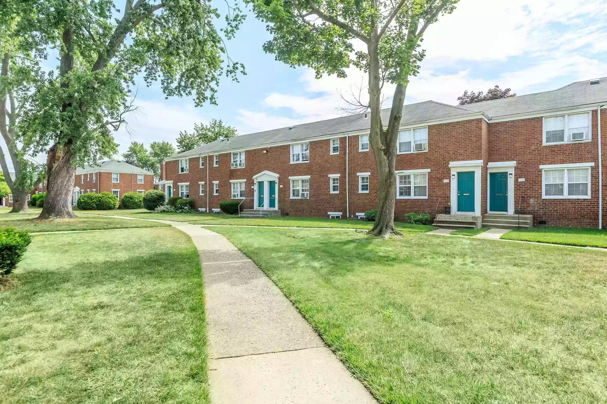 Red Oak Apartments