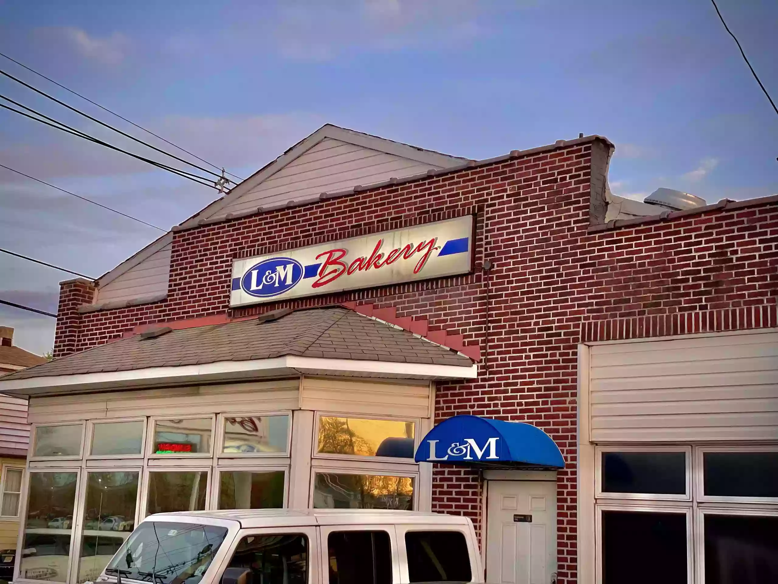 L & M Bakery