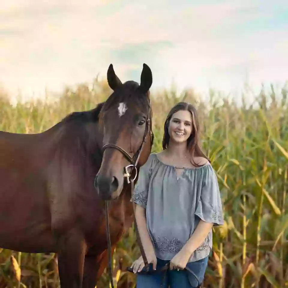 SJ Farm Real Estate Agent Chelsey Hogan Landwher