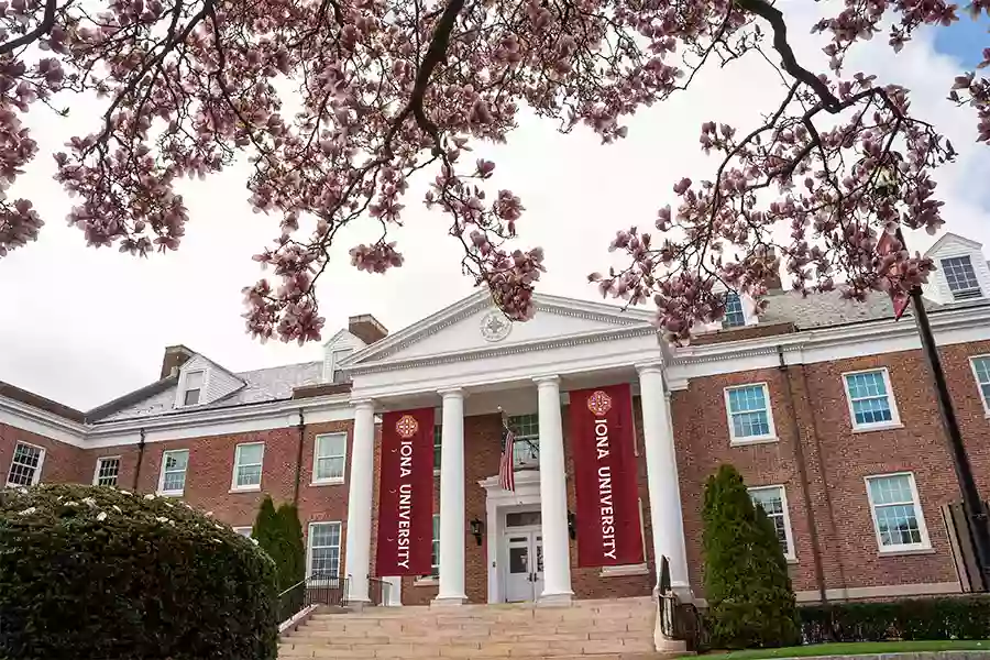 Center for Advising and Academic Services (Iona University)