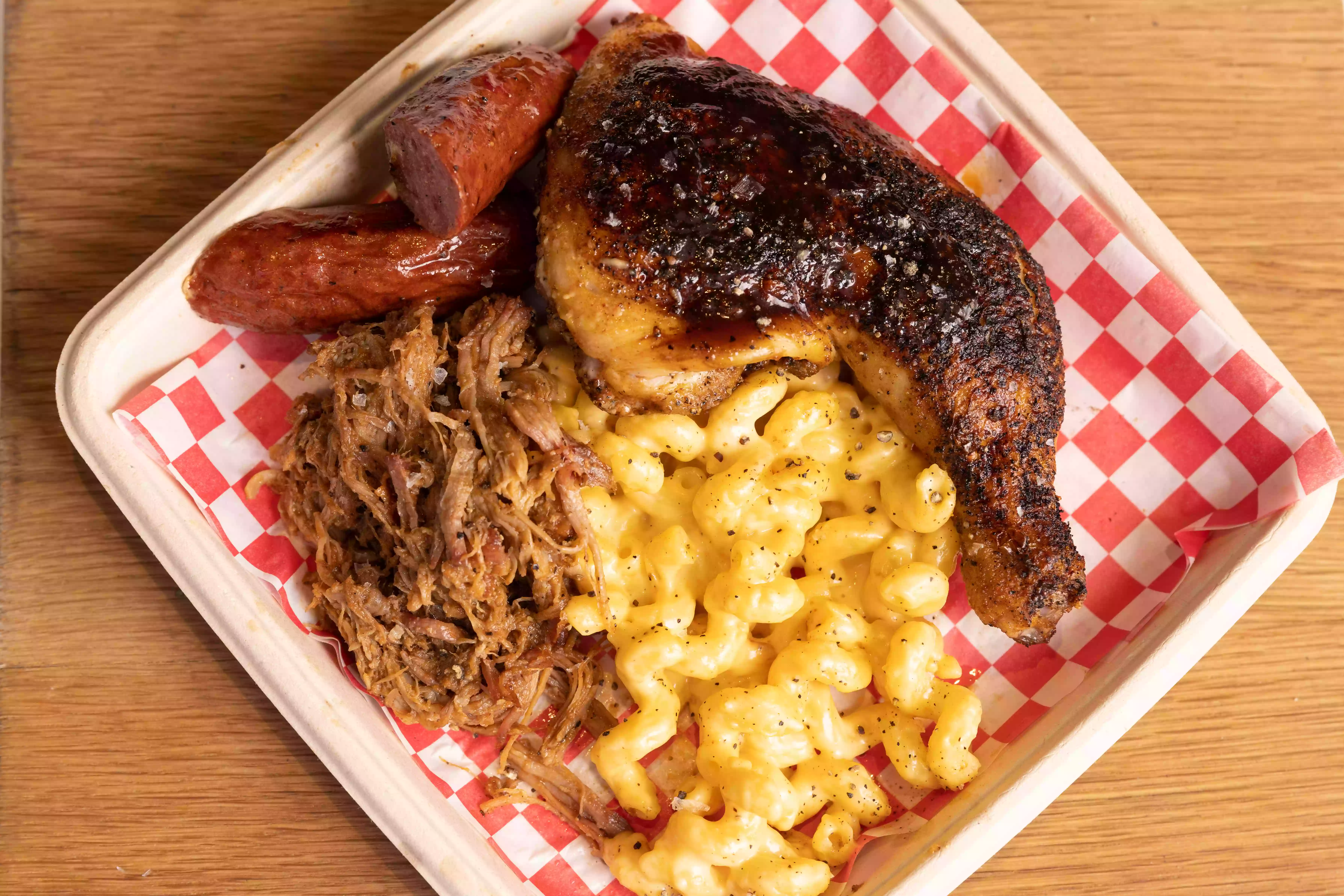 Smokey’s Brick-B-Que