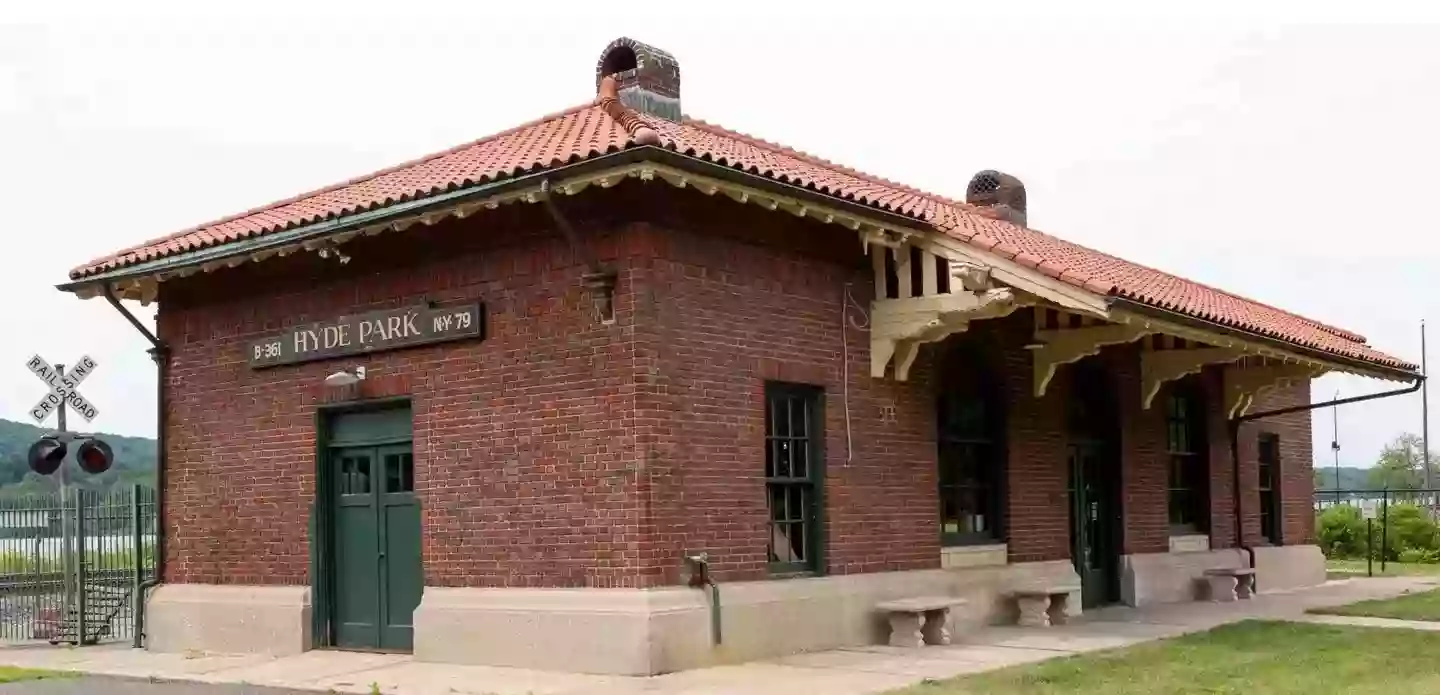 Hyde Park Station